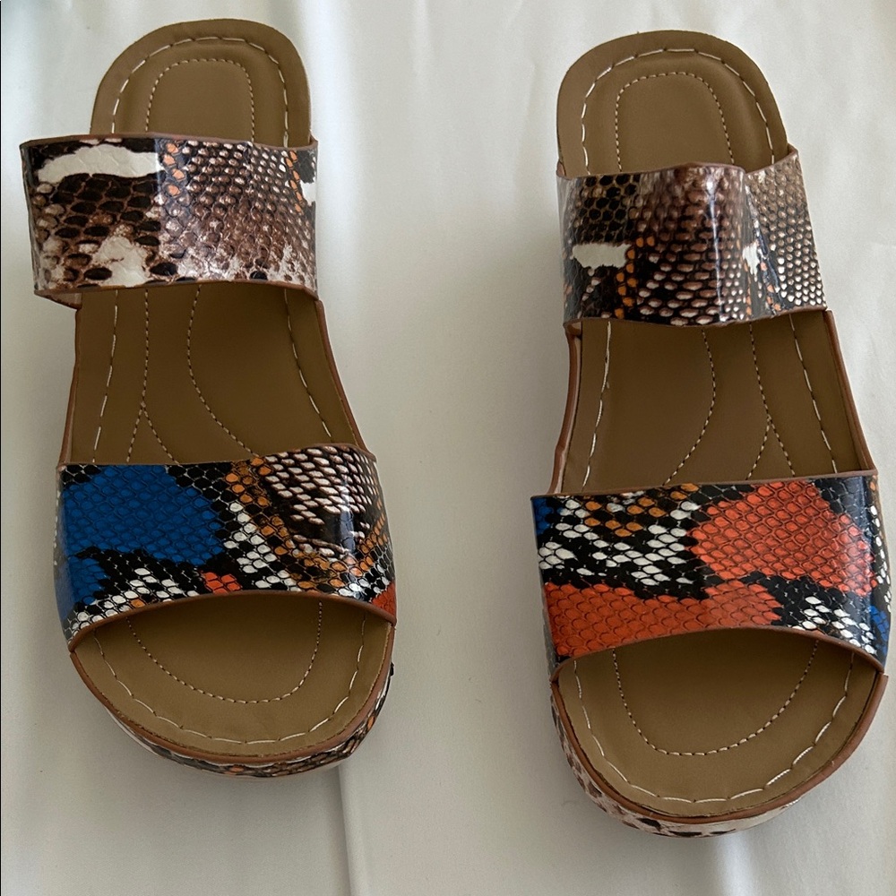 Vinyl Snakeskin Patterned Sandals